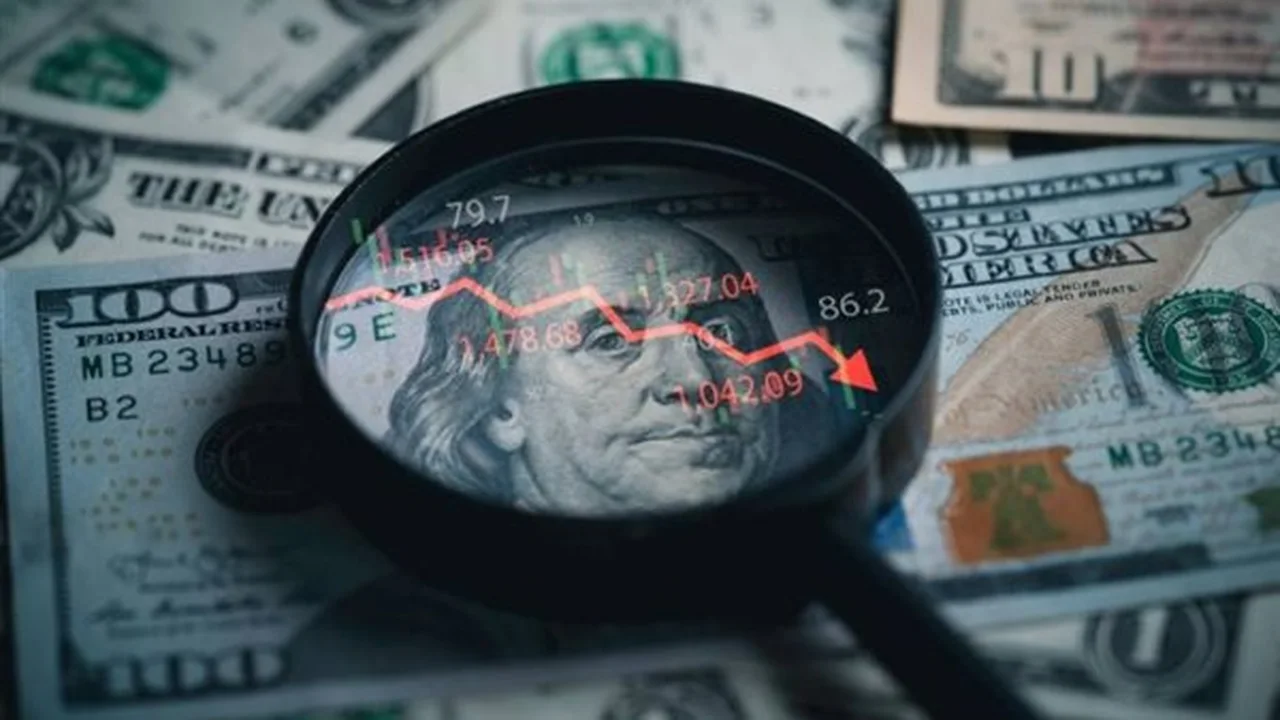 تغيرات سعر صرف الدولار مقابل الجنيه في البنك المركزي والبنوك المصرية